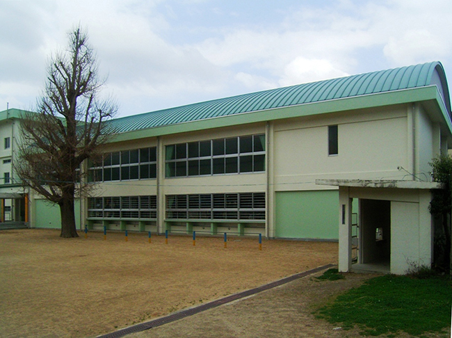 日方小学校